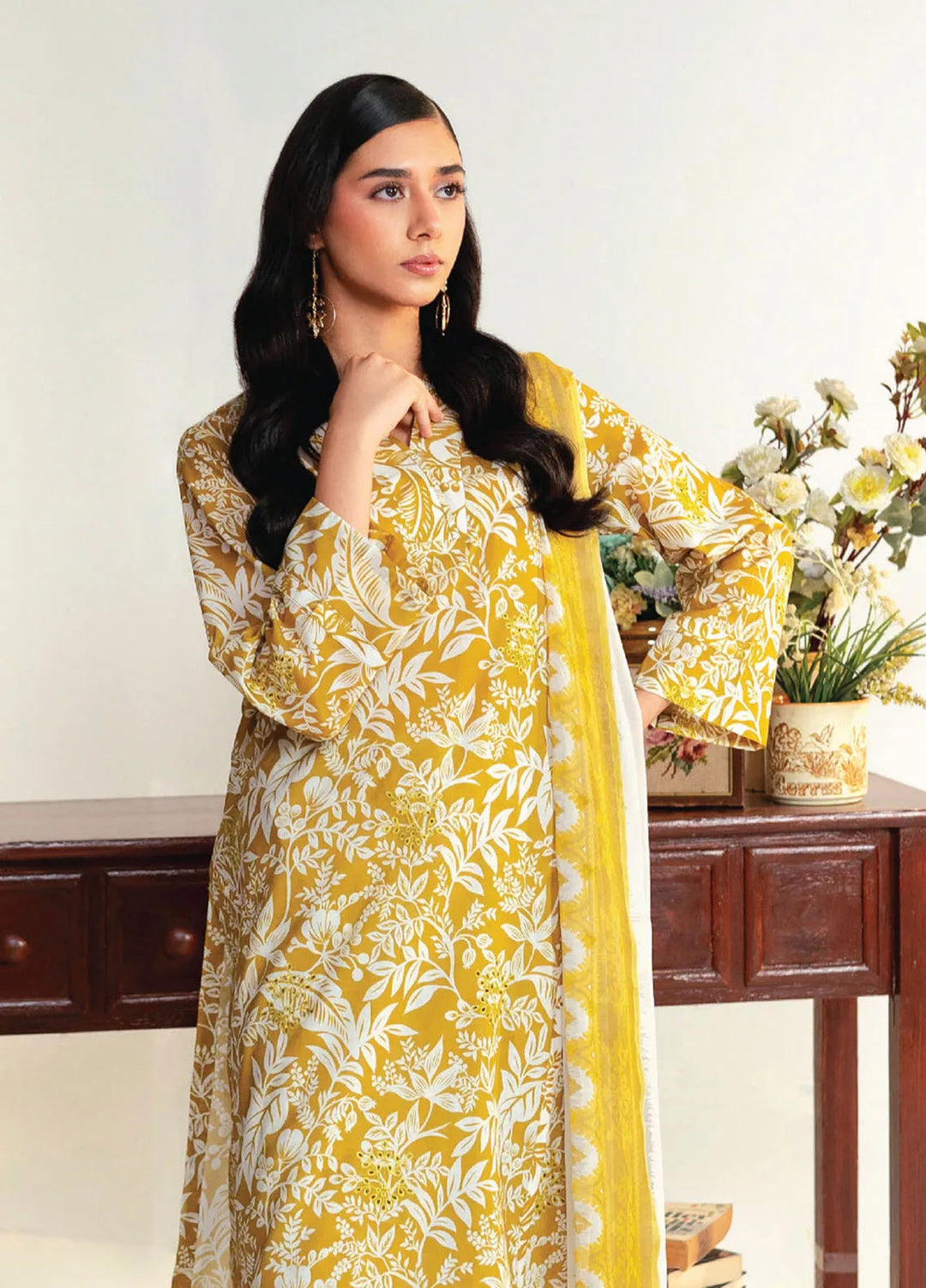 Rang e Bahar by Humdum Embroidered Lawn Suits Unstitched 3 Piece HD25RB D-04 - Summer Collection