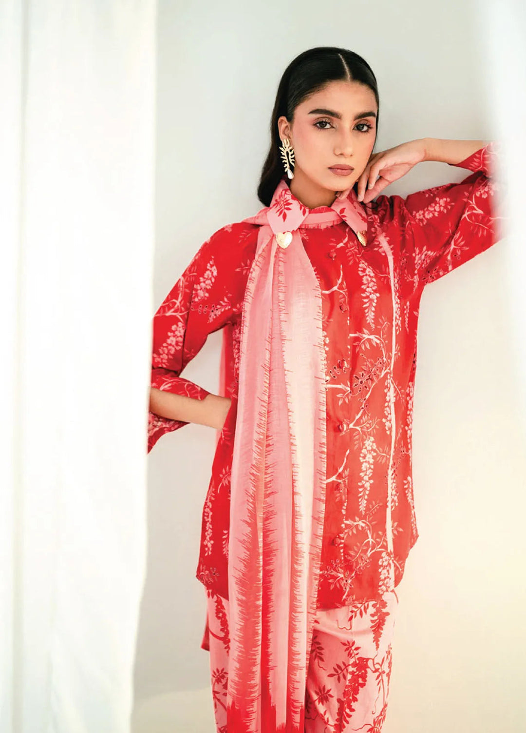 Rang e Bahar by Humdum Embroidered Lawn Suits Unstitched 3 Piece HD25RB D-06 - Summer Collection
