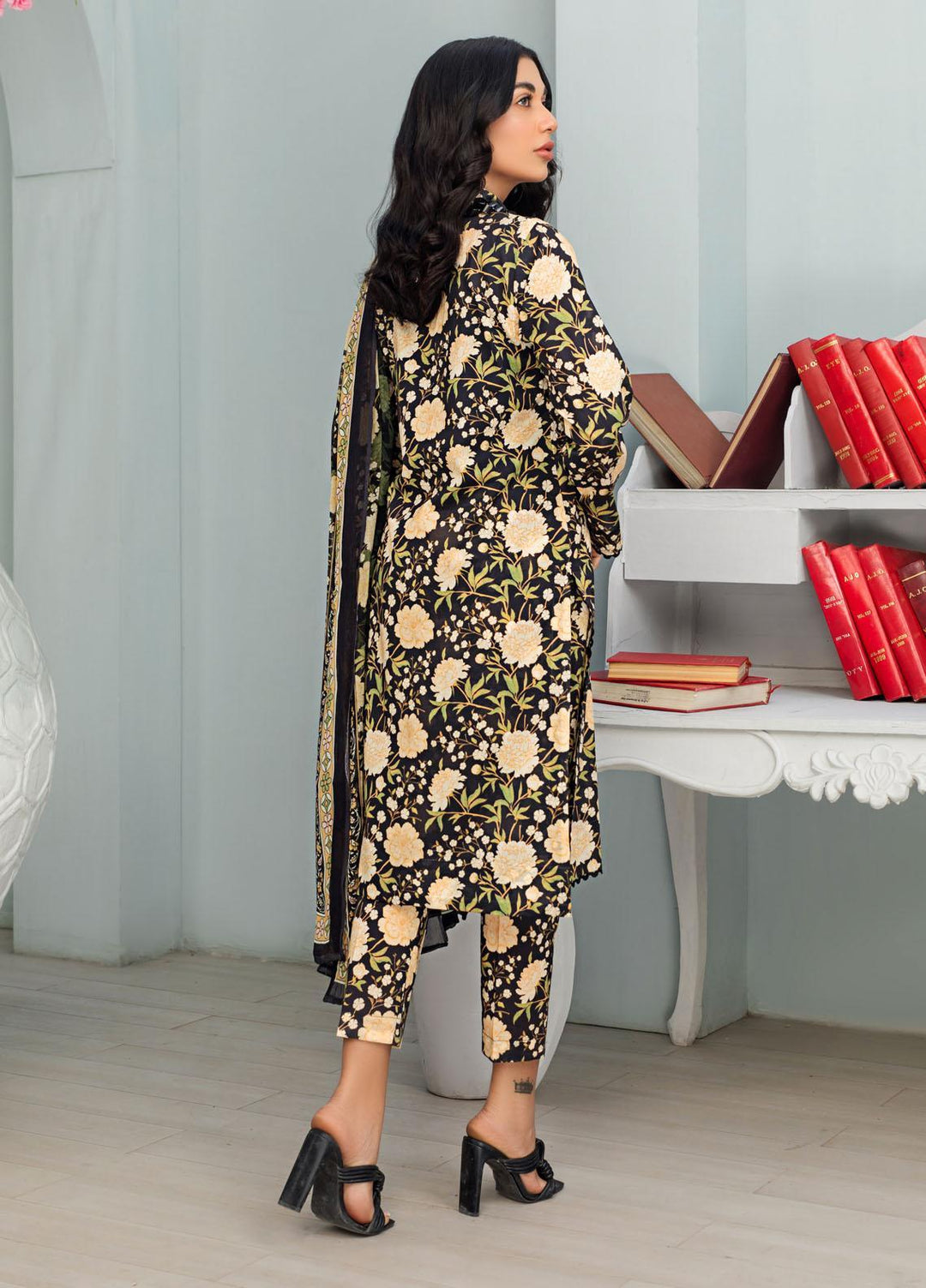 Rang-e-Bahar By Humdum Printed Lawn Suits Unstitched 3 Piece HD23RB-2 D-10 - Summer Collection