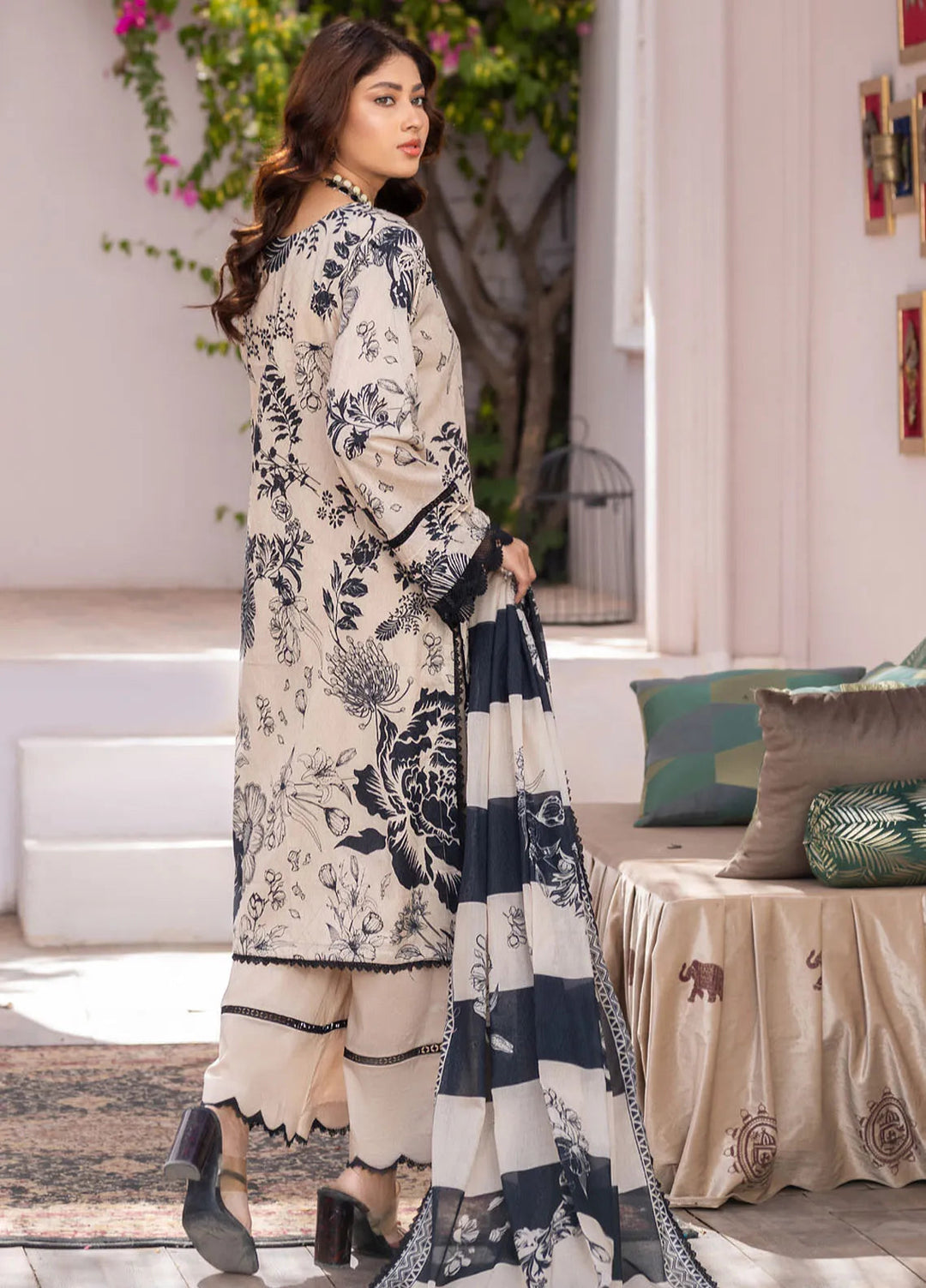 Rang E Noor By Humdum Printed Lawn Suit Unstitched 3 Piece HD24R D-03 - Summer Collection
