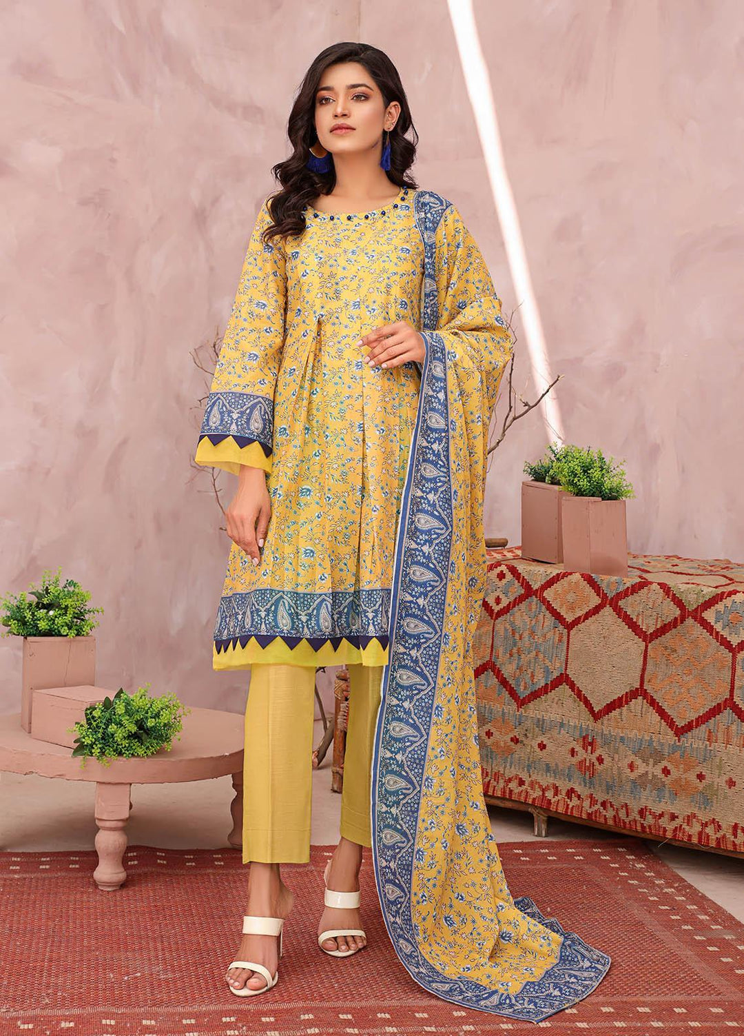 Rang-e-Noor By Humdum Embroidered Lawn Suits Unstitched 3 Piece HD23RN 05 - Summer Collection