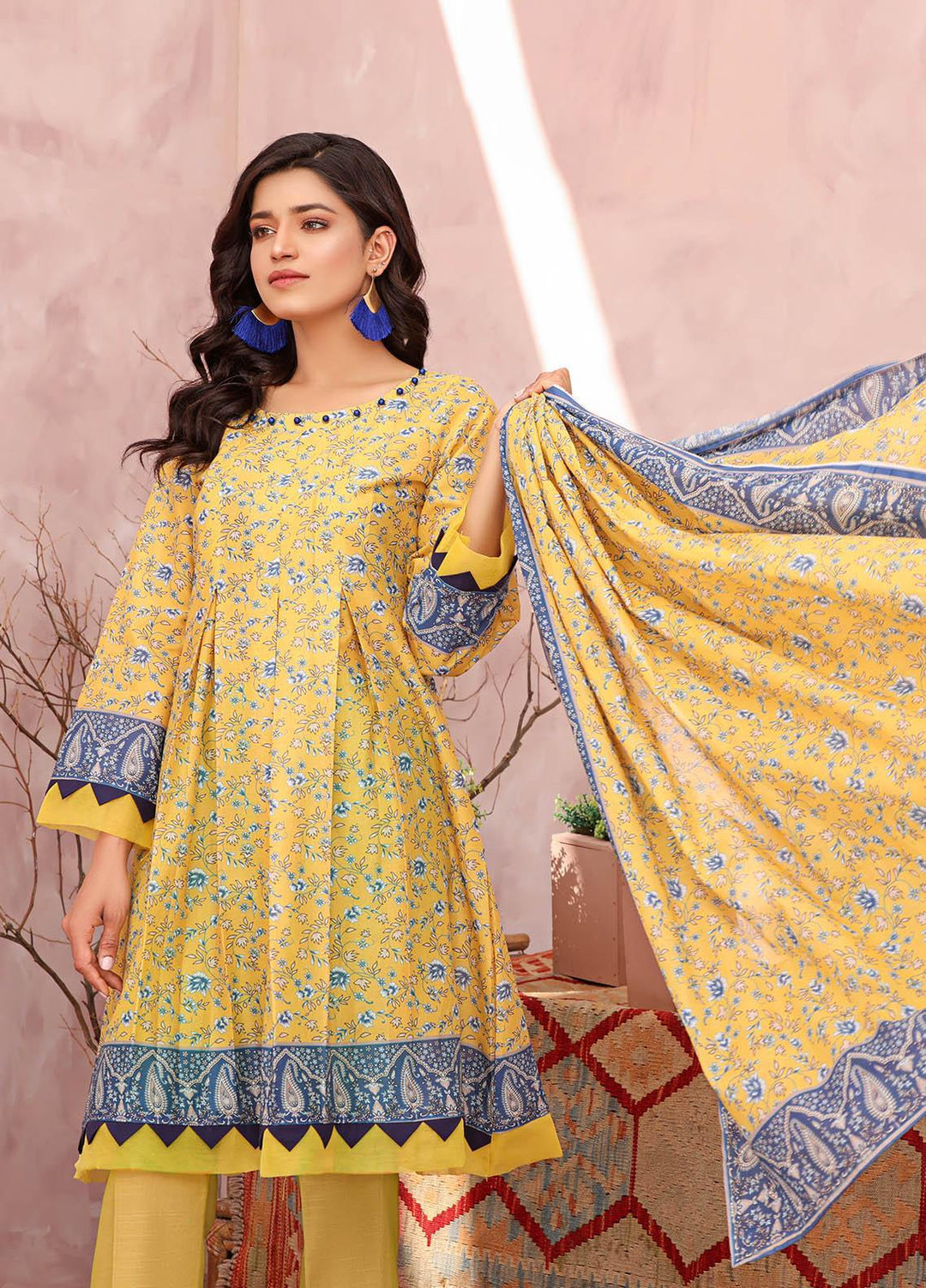 Rang-e-Noor By Humdum Embroidered Lawn Suits Unstitched 3 Piece HD23RN 05 - Summer Collection