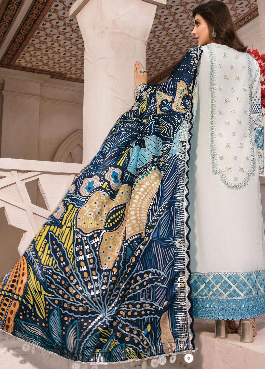 Mishri Si Yaadein By Rang Rasiya Embroidered Lawn Suits Unstitched 3 Piece RR22MY Iznik 1A - Premium Collection