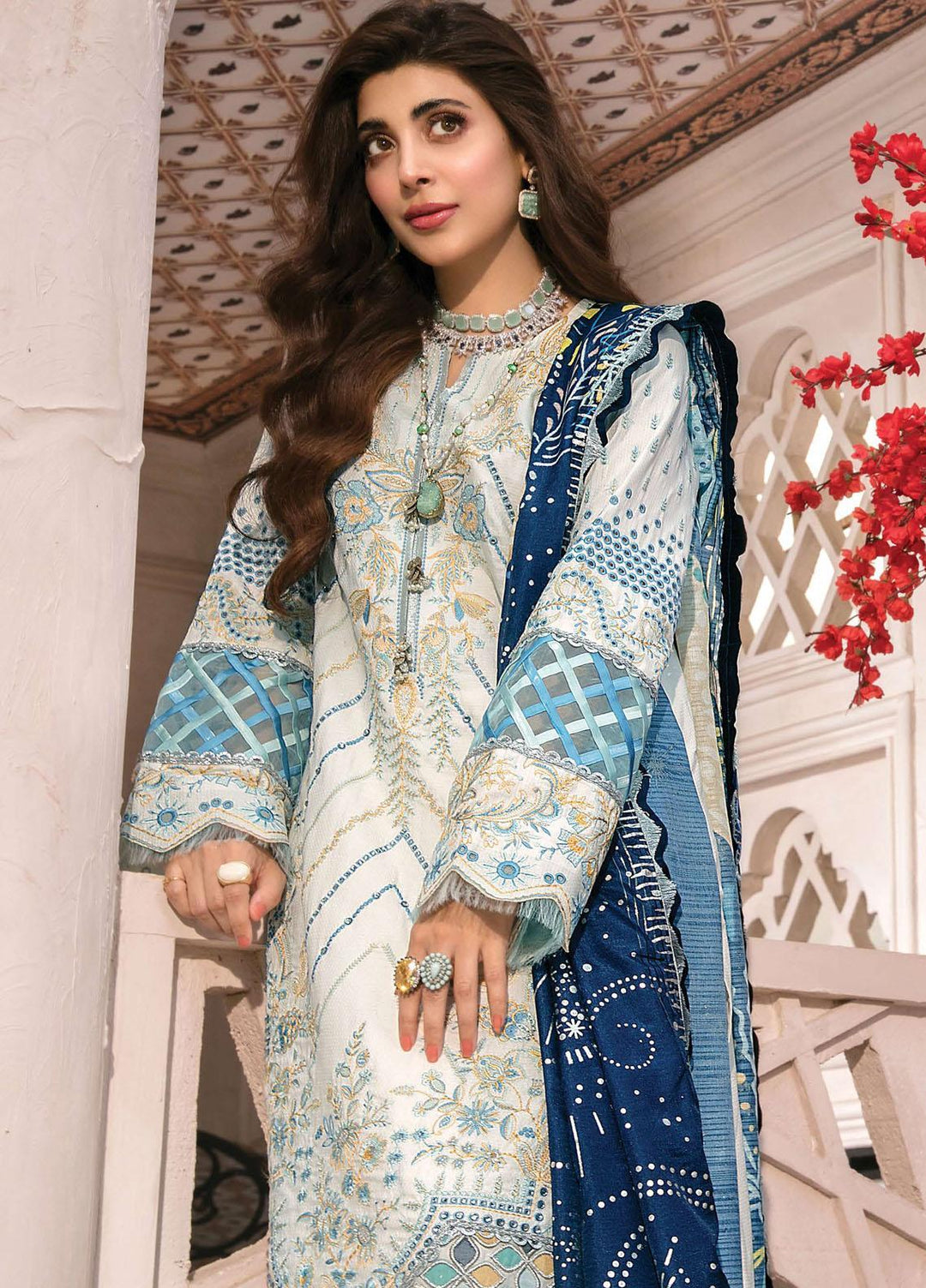 Mishri Si Yaadein By Rang Rasiya Embroidered Lawn Suits Unstitched 3 Piece RR22MY Iznik 1A - Premium Collection