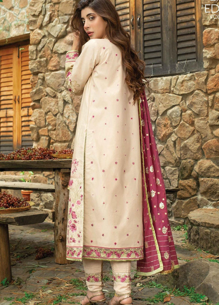 Rang Rasiya Embroidered Lawn Suits Unstitched 3 Piece RR21PE D-04 TROPICAL VINEYARDS - Festive Collection