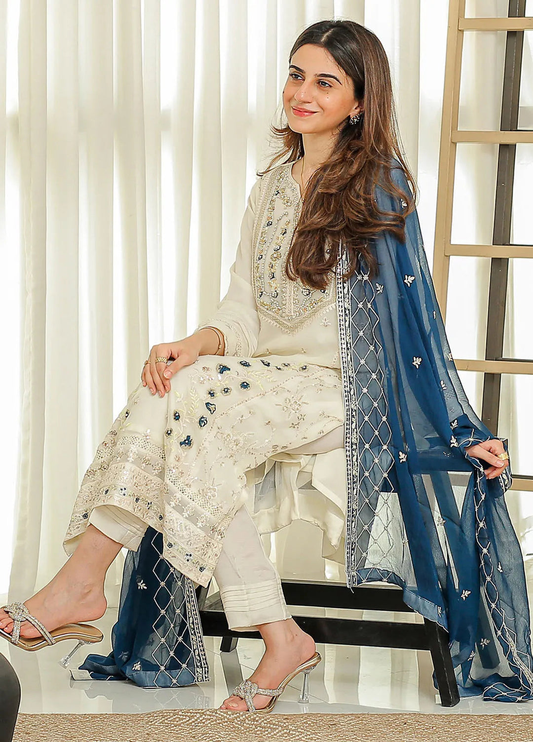 Rangeen Pret Embroidered Chiffon 3 Piece Suit Aleesa