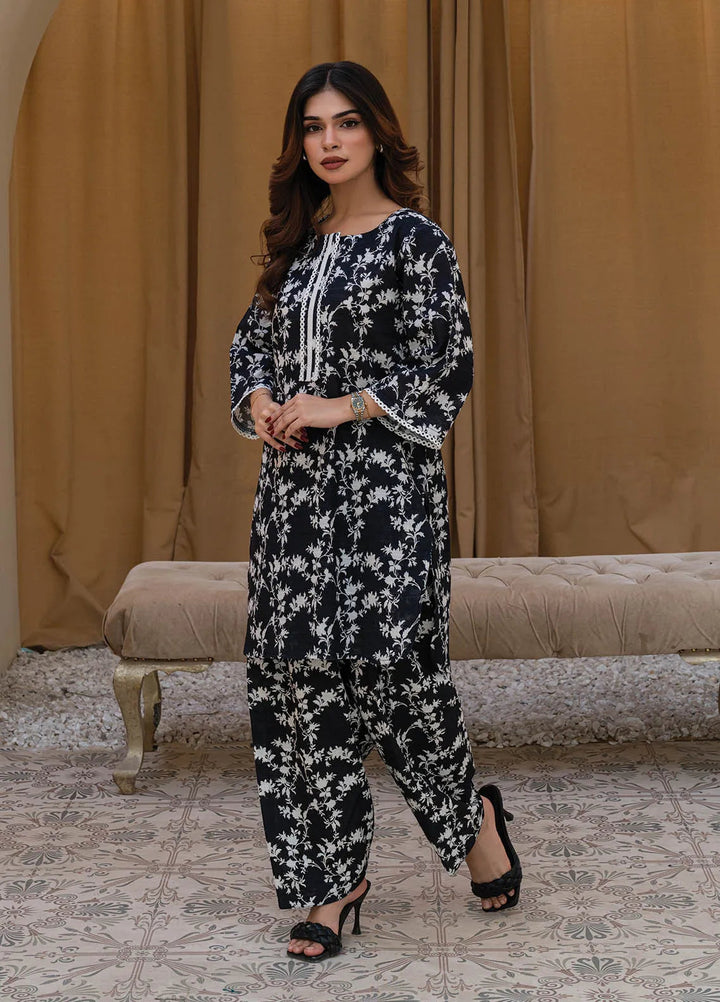 Rangeen Pret Printed Khaddar 2 Piece Suit Black Orchid