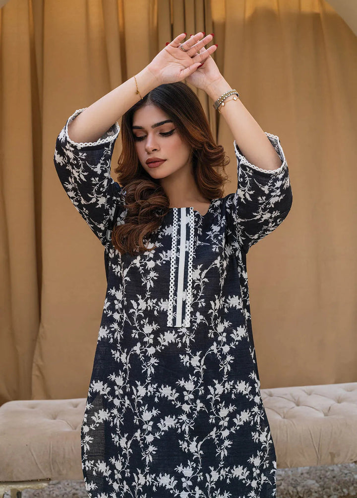 Rangeen Pret Printed Khaddar 2 Piece Suit Black Orchid