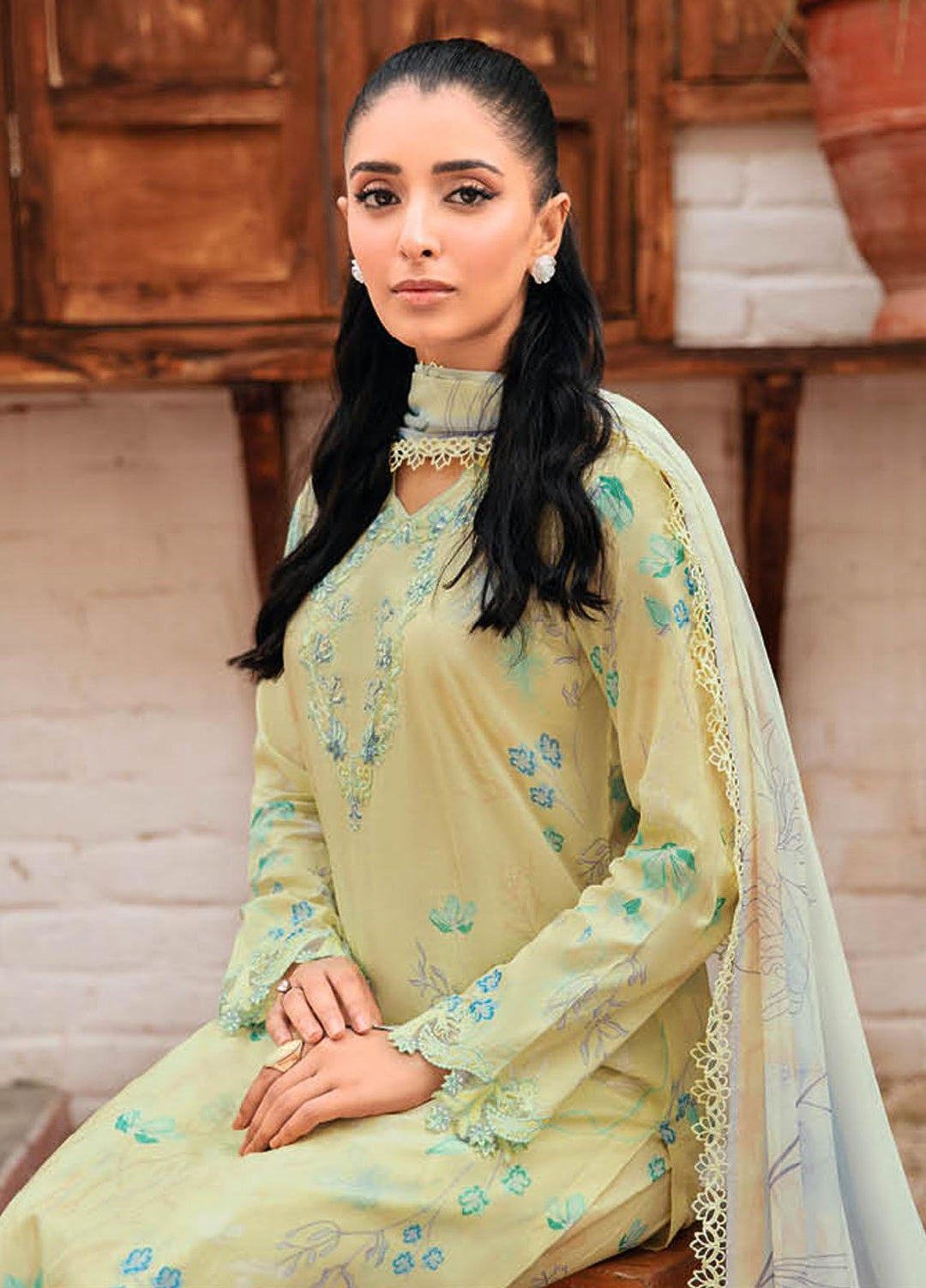 Rangrez By Ramsha Embroidered Lawn Suits Unstitched 3 Piece RSH24R N-407 - Summer Collection
