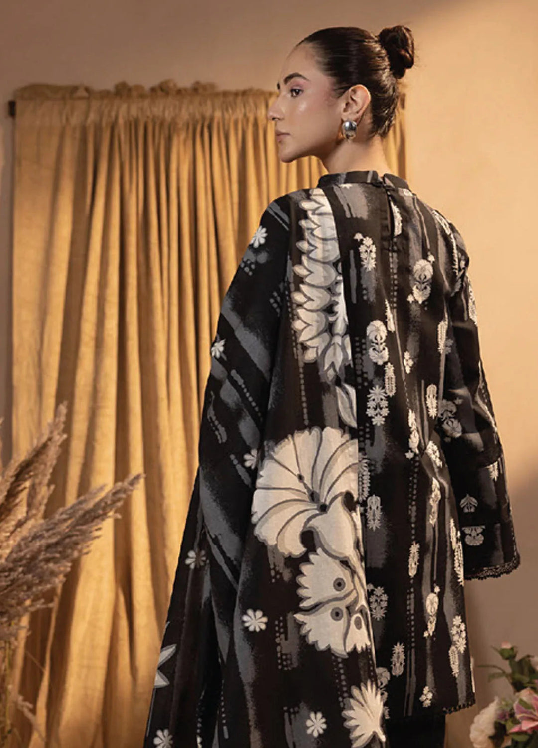 Raya by Humdum Printed Khaddar Suits Unstitched 3 Piece HD24RU D-03 - Winter Collection