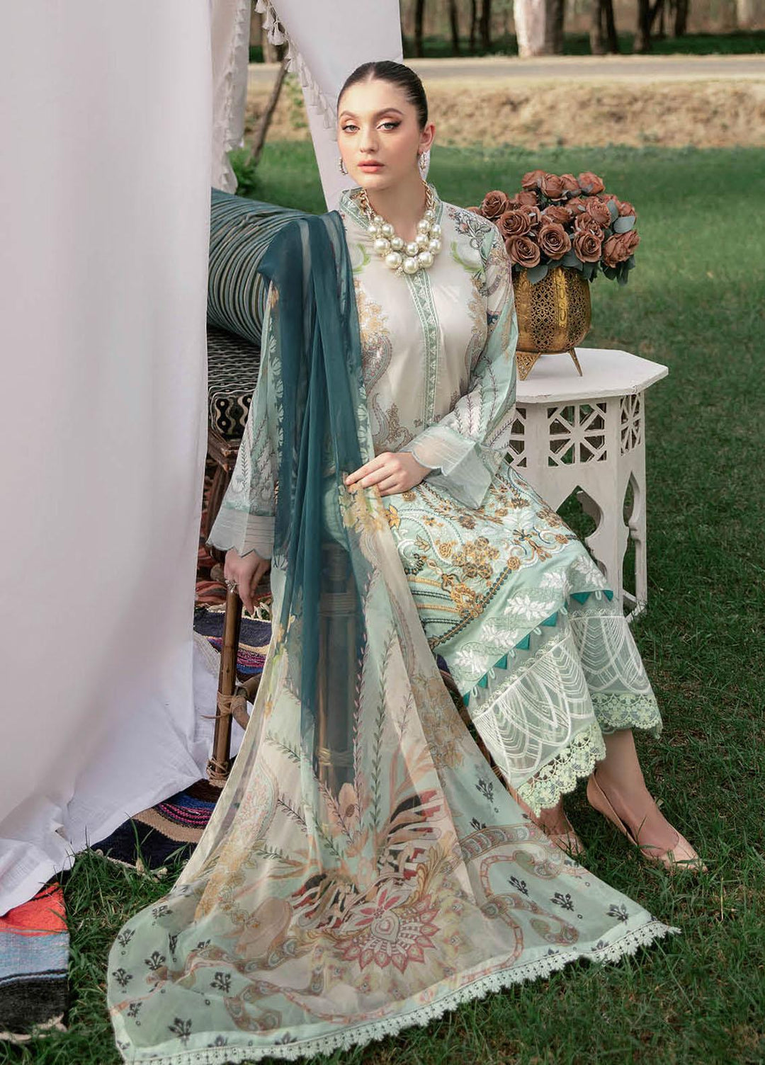 Reet By Ramsha Embroidered Lawn Suits Unstitched 3 Piece RSH22-R5 R-502 - Luxury Collection