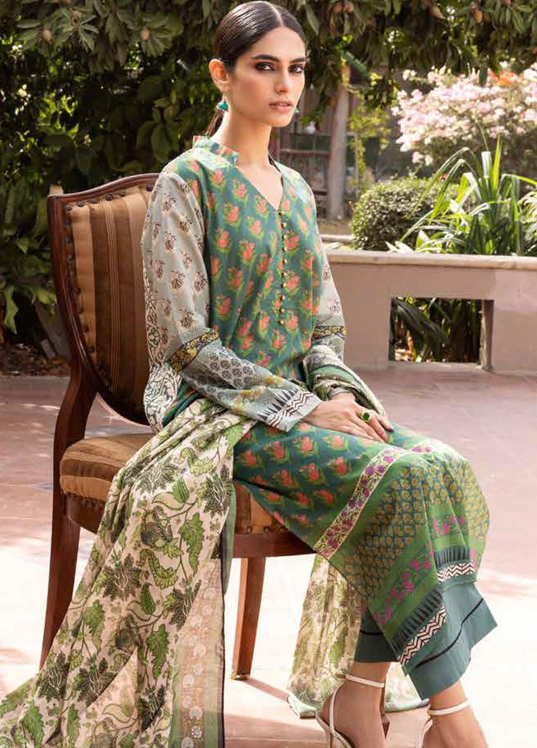 Regalia By Gul Ahmed Printed Lawn Suits Unstitched 3 Piece GA22RL RG-32003 A - Summer Collection