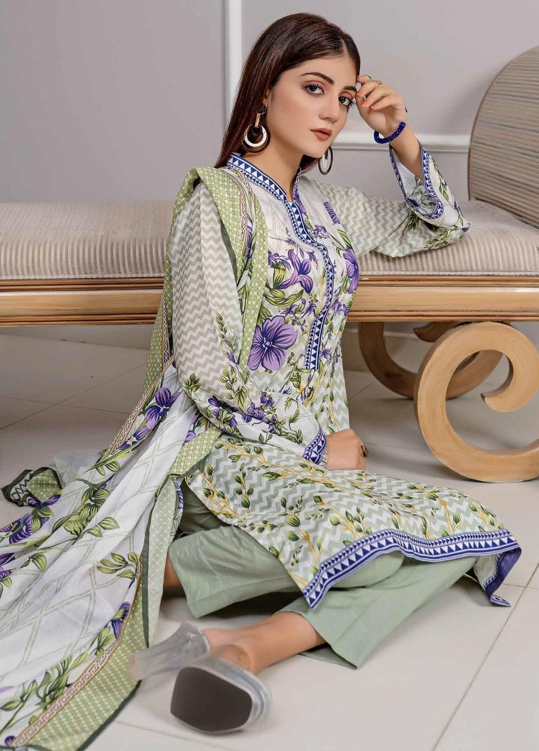 Regalia By Gul Ahmed Printed Lawn Suits Unstitched 3 Piece GA22RL RG-32016 - Summer Collection