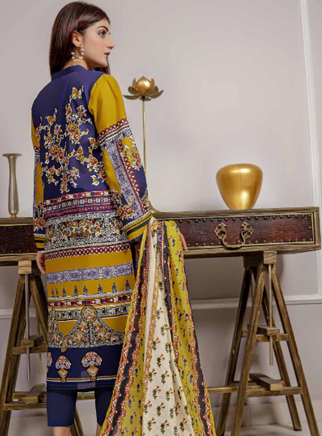 Regalia By Gul Ahmed Printed Lawn Suits Unstitched 3 Piece GA22-R2 RG-32014 - Winter Collection