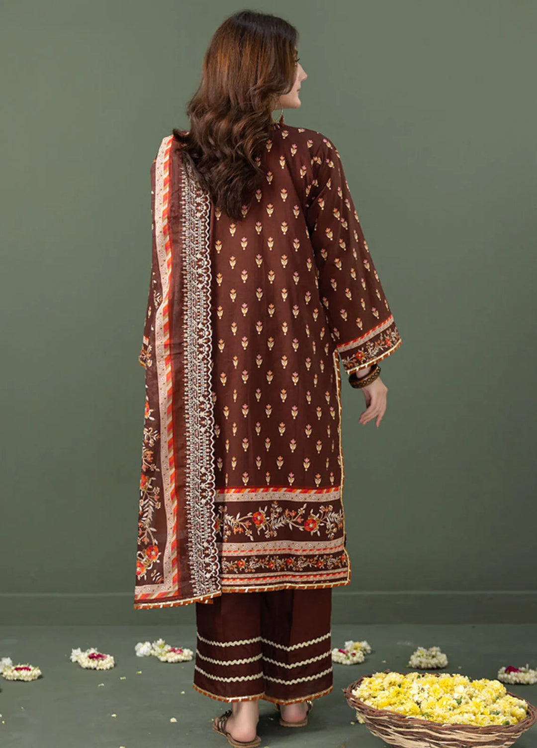 Regalia Textiles Embroidered Lawn Suit Unstitched 3 Piece RGT24C D-03 - Festive Collection
