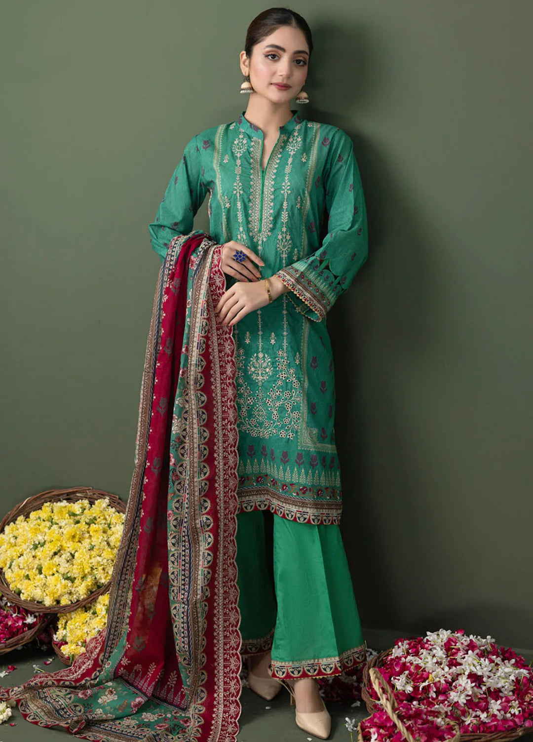 Regalia Textiles Embroidered Lawn Suit Unstitched 3 Piece RGT24C D-06 - Festive Collection
