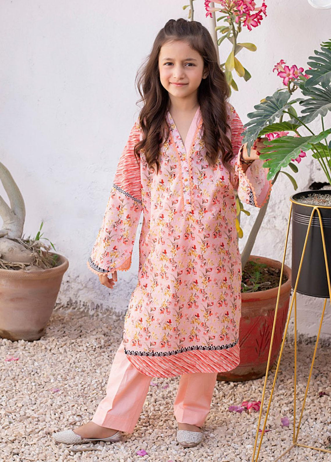 Regalia Textiles Printed Lawn Suits Unstitched 2 Piece RGT23-K4 D-01 - Summer Collection