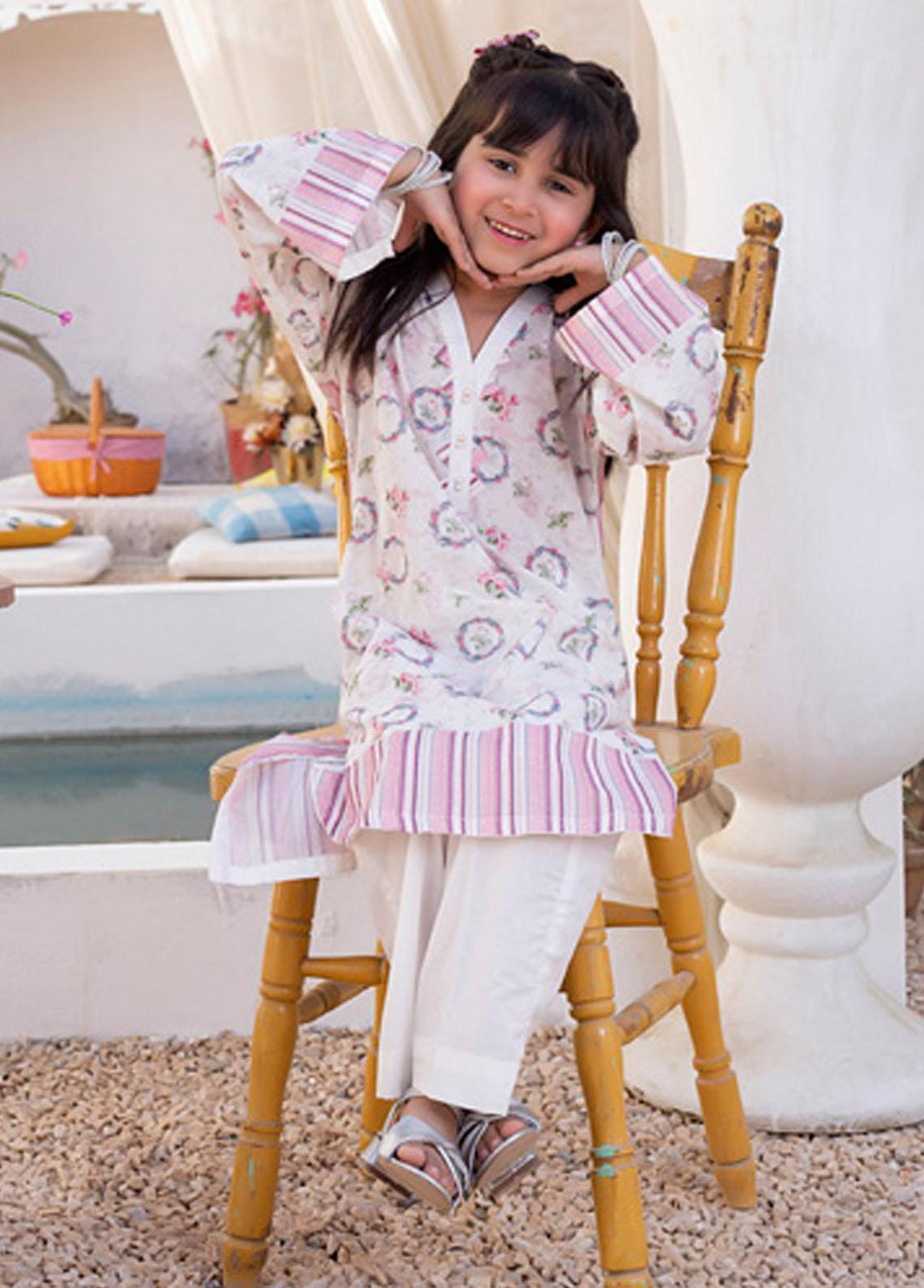 Regalia Textiles Printed Lawn Suits Unstitched 2 Piece RGT23-K4 D-02 - Summer Collection