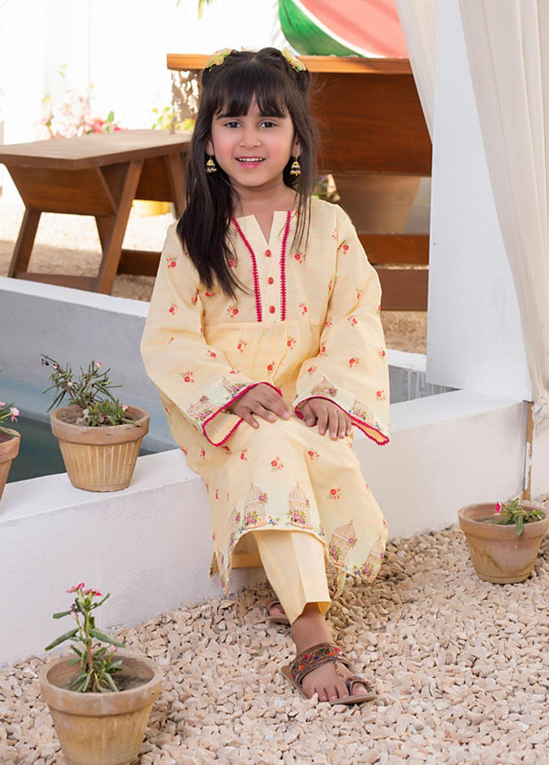 Regalia Textiles Printed Lawn Suits Unstitched 2 Piece RGT23-K4 D-05 - Summer Collection