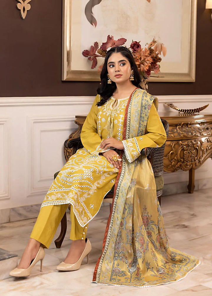 Regalia Textiles Pret Embroidered Lawn 3 Piece Suit RGT24B BFSL-10