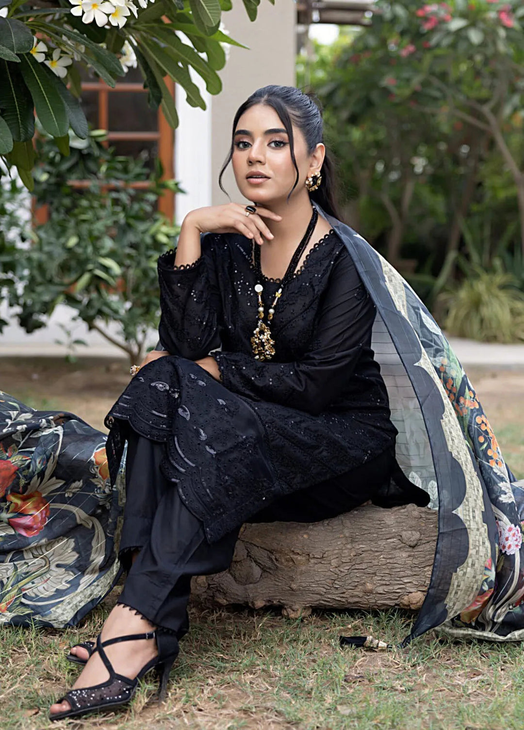 Regalia Textiles Pret Embroidered Lawn 3 Piece Suit RGT24B BFSL-2