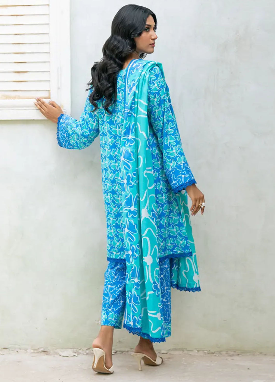Regalia Textiles Pret Printed Lawn 3 Piece Suit ST-01
