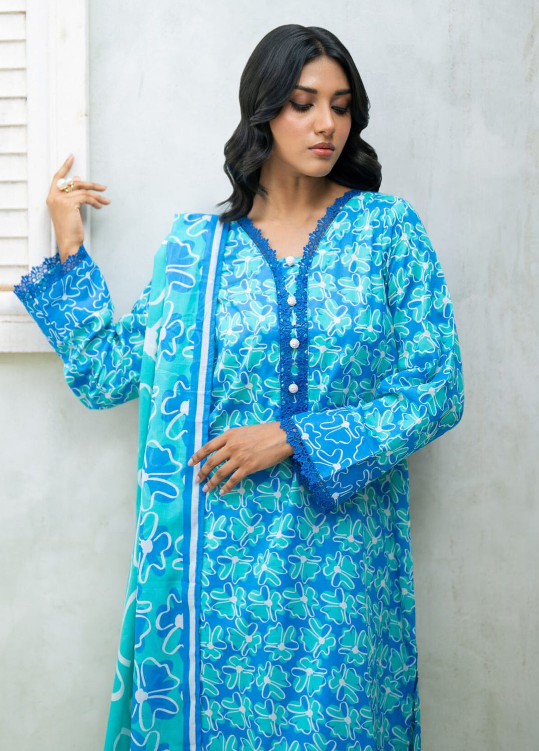 Regalia Textiles Pret Printed Lawn 3 Piece Suit ST-01