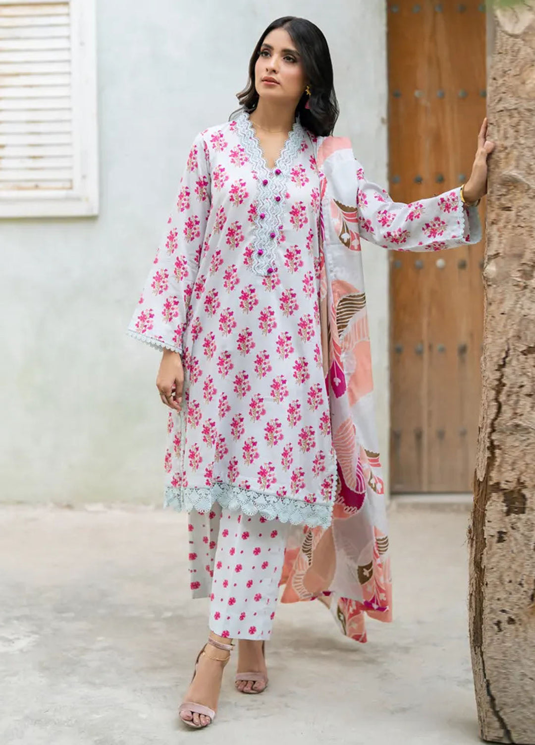 Regalia Textiles Pret Printed Lawn 3 Piece Suit ST-04