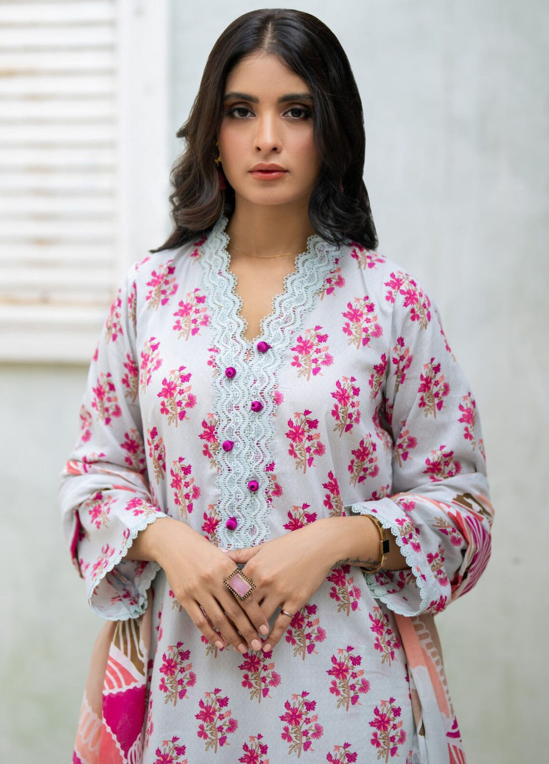 Regalia Textiles Pret Printed Lawn 3 Piece Suit ST-04