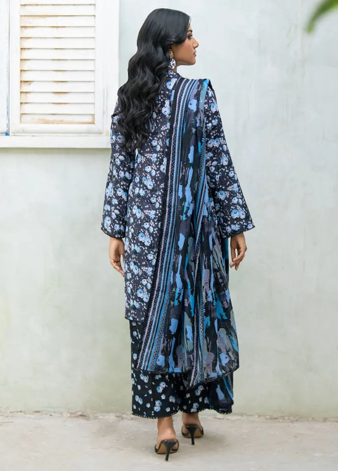 Regalia Textiles Pret Printed Lawn 3 Piece Suit ST-07