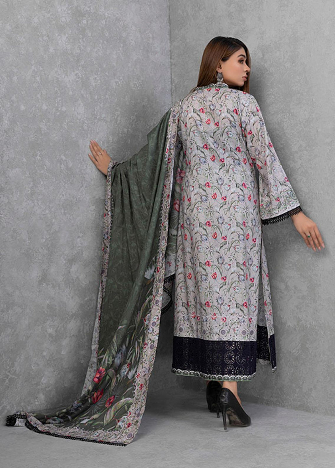 Regalia Textiles Printed Lawn Suits Unstitched 3 Piece RGT22-M4 010 - Summer Collection
