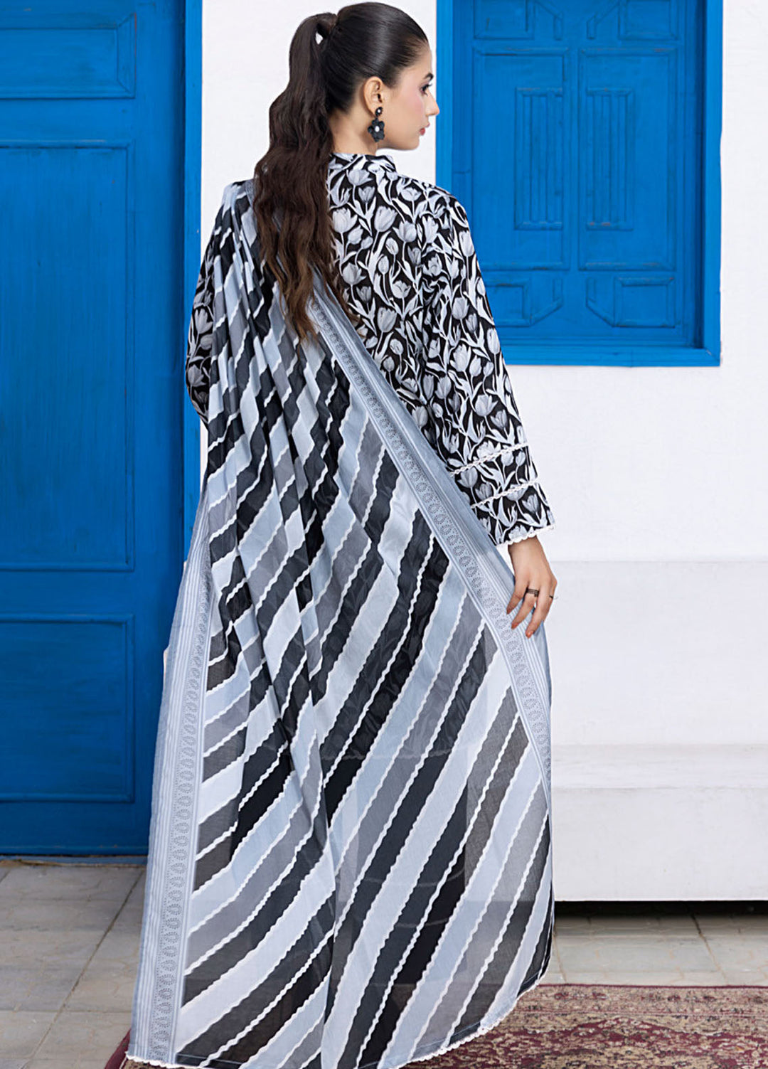 Regalia Textiles Printed Lawn Suits Unstitched 3 Piece RGT25BS D-10 - Summer Collection