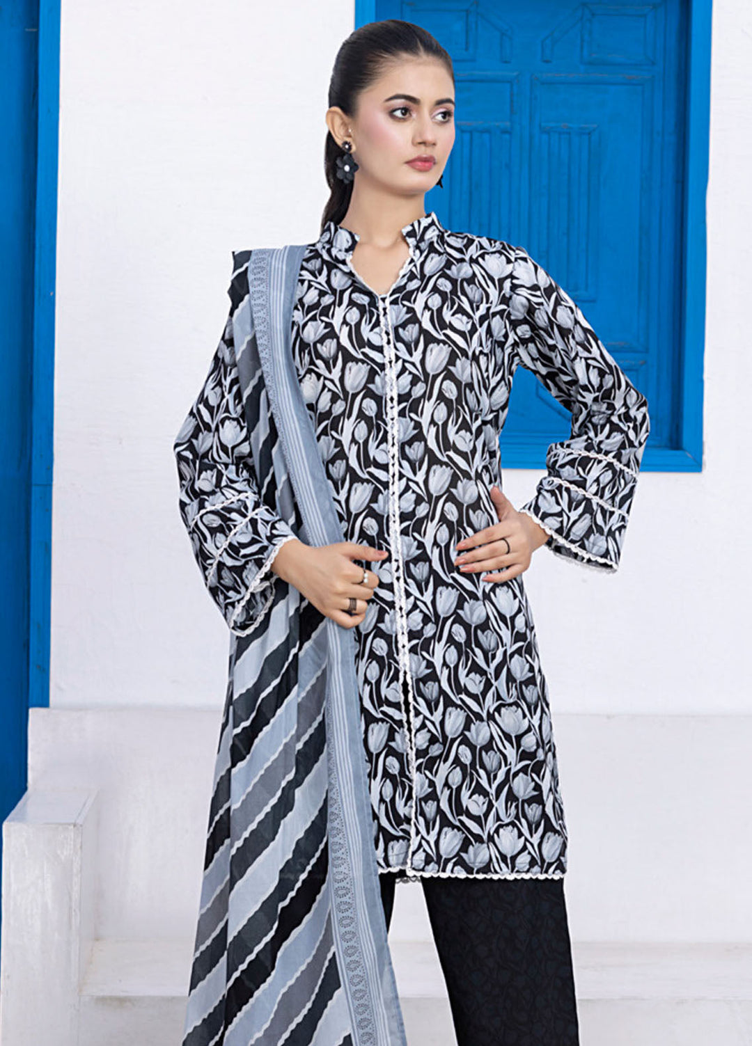 Regalia Textiles Printed Lawn Suits Unstitched 3 Piece RGT25BS D-10 - Summer Collection