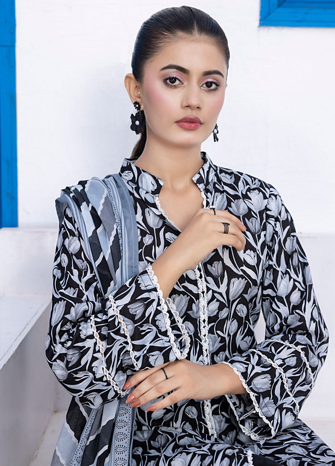 Regalia Textiles Printed Lawn Suits Unstitched 3 Piece RGT25BS D-10 - Summer Collection