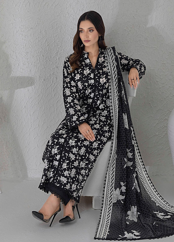 Regalia Textiles Printed Lawn Suits Unstitched 3 Piece RGT25BW D-01 - Summer Collection