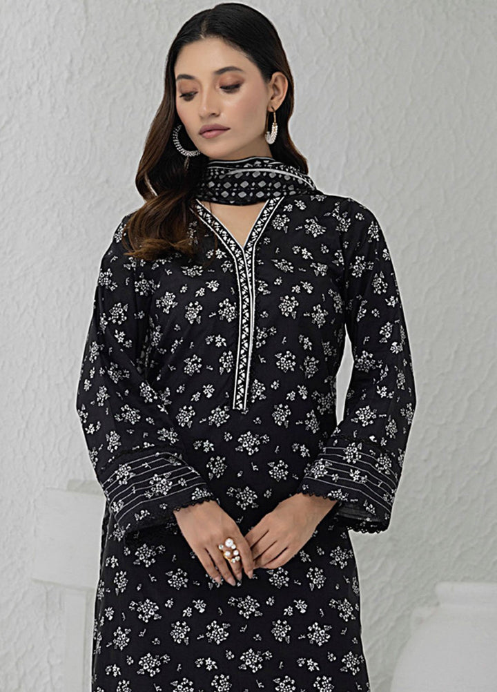 Regalia Textiles Printed Lawn Suits Unstitched 3 Piece RGT25BW D-02 - Summer Collection