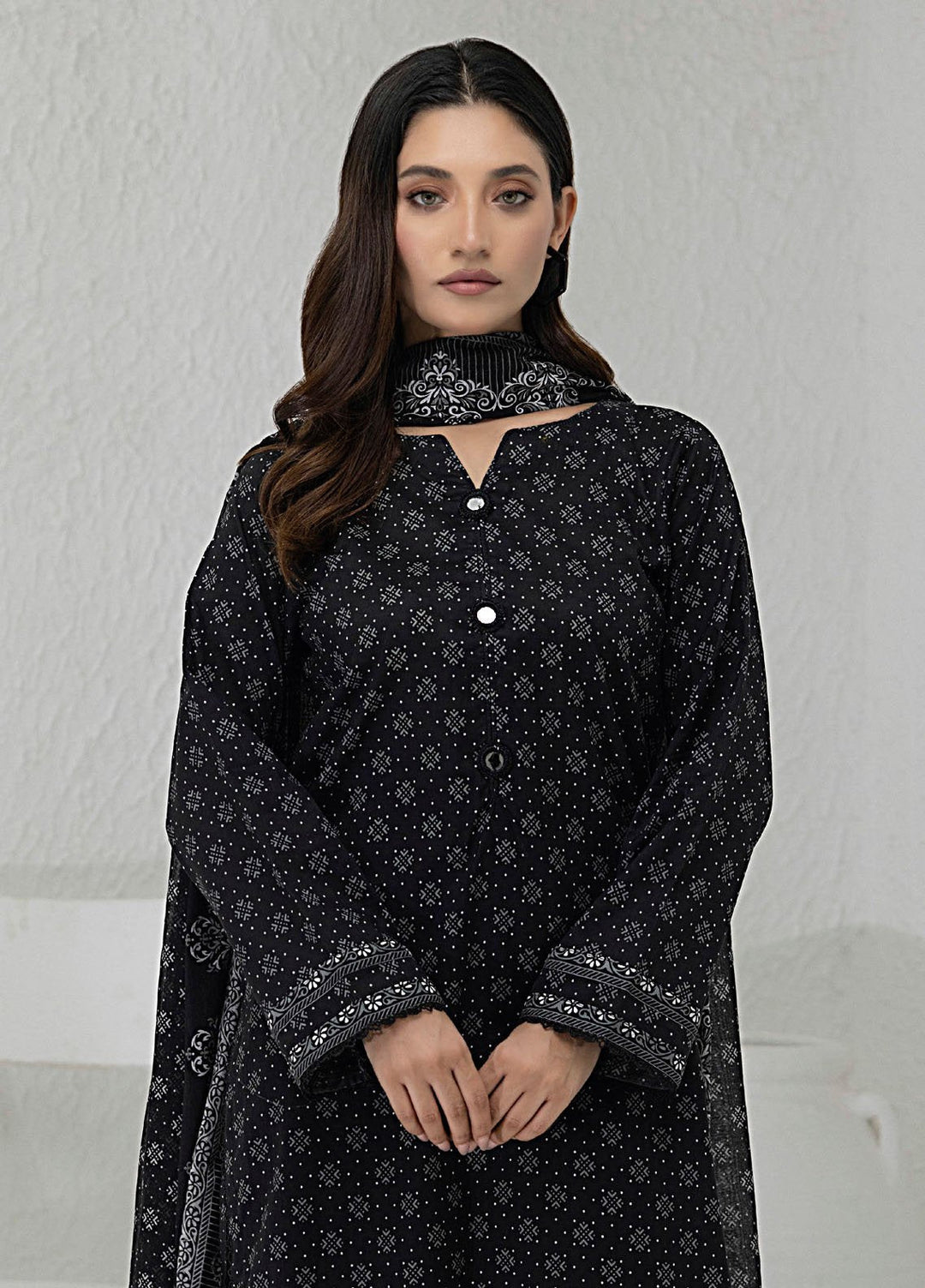 Regalia Textiles Printed Lawn Suits Unstitched 3 Piece RGT25BW D-03 - Summer Collection