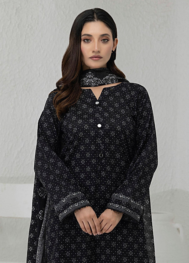 Regalia Textiles Printed Lawn Suits Unstitched 3 Piece RGT25BW D-03 - Summer Collection