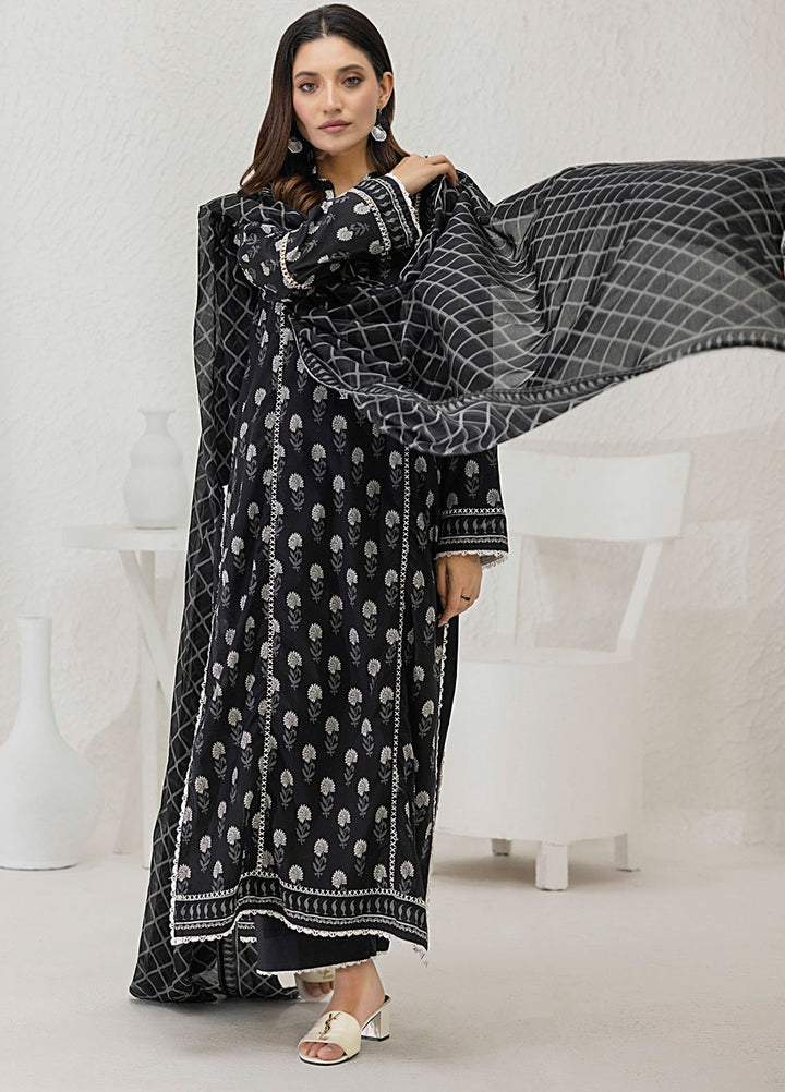 Regalia Textiles Printed Lawn Suits Unstitched 3 Piece RGT25BW D-04 - Summer Collection