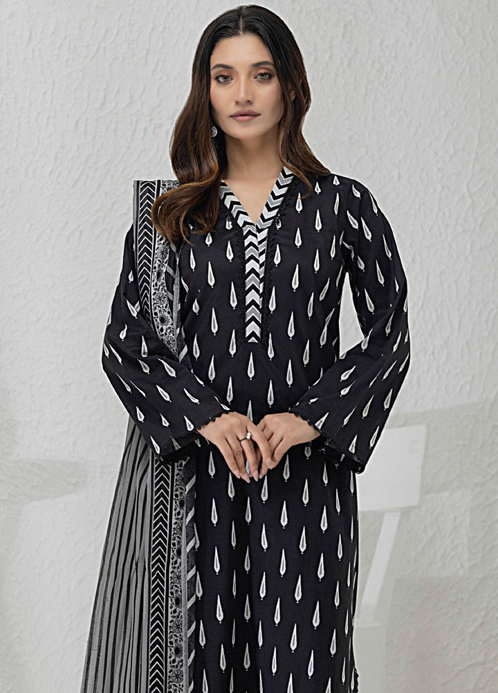 Regalia Textiles Printed Lawn Suits Unstitched 3 Piece RGT25BW D-05 - Summer Collection
