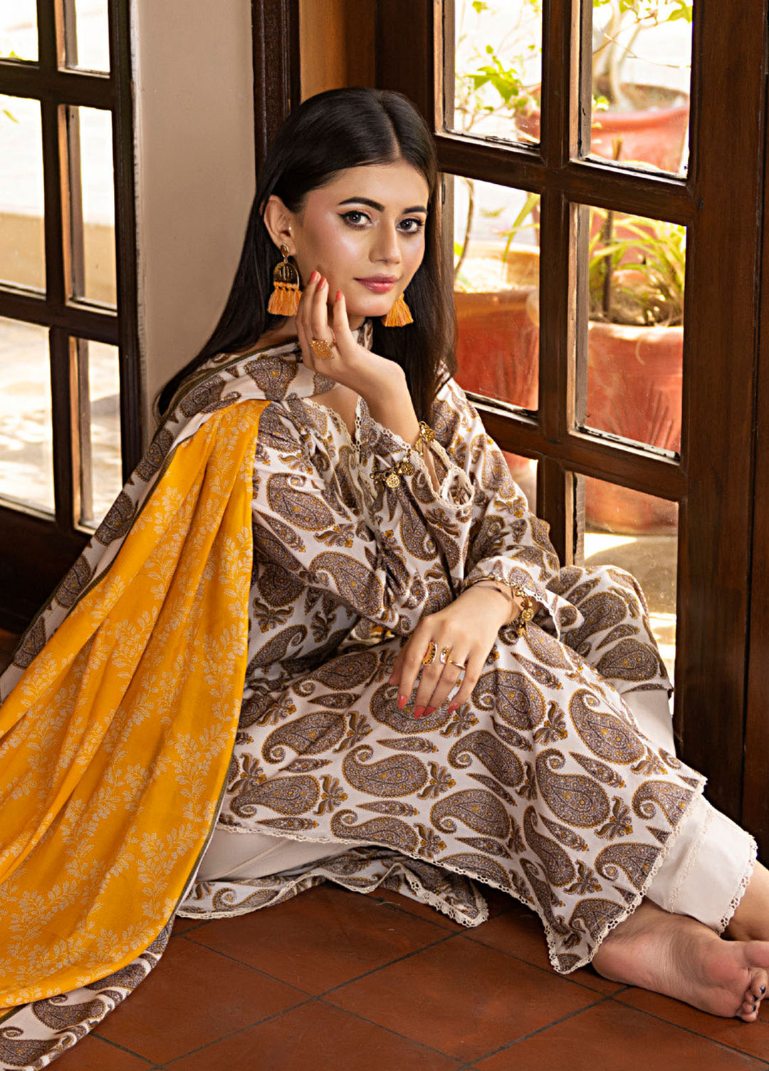 Regalia Textiles Printed Lawn Suits Unstitched 3 Piece RGT25S22 D-10 - Summer Collection
