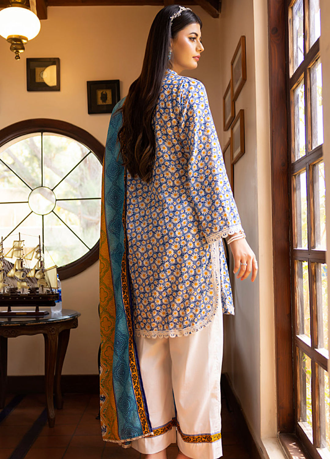 Regalia Textiles Printed Lawn Suits Unstitched 3 Piece RGT25S22 D-4 - Summer Collection