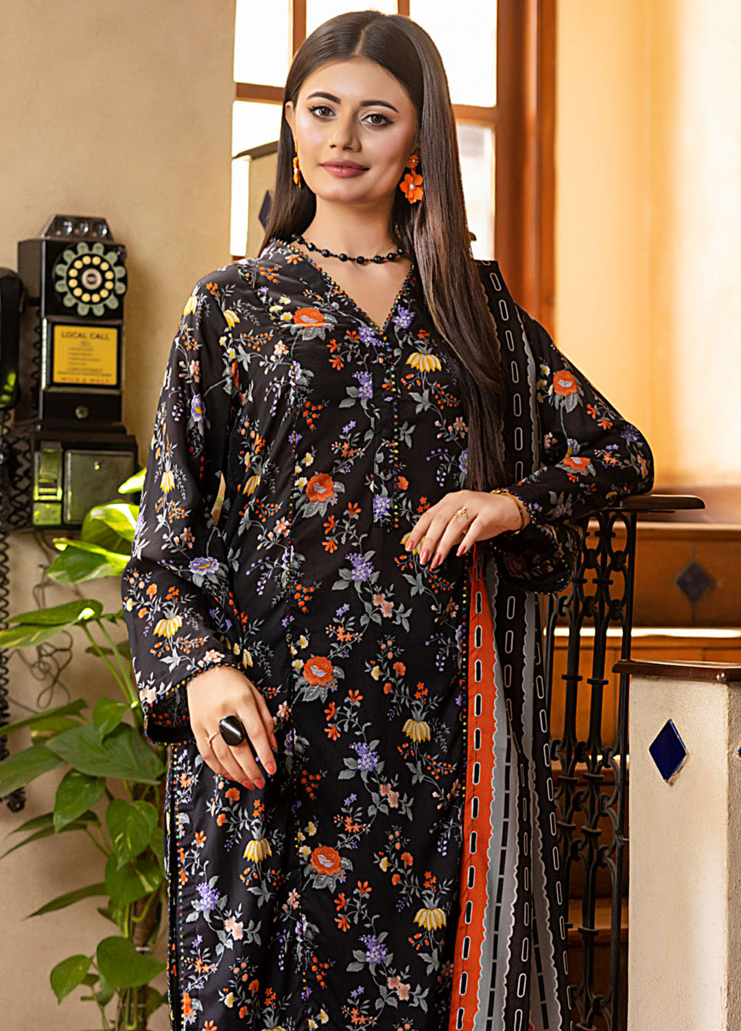 Regalia Textiles Printed Lawn Suits Unstitched 3 Piece RGT25S22 D-6 - Summer Collection