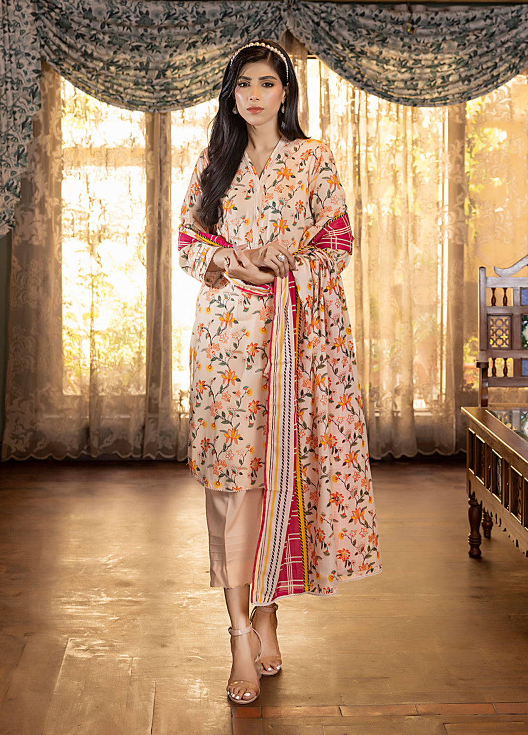 Regalia Textiles Printed Lawn Suits Unstitched 3 Piece RGT25S22 D-7 - Summer Collection