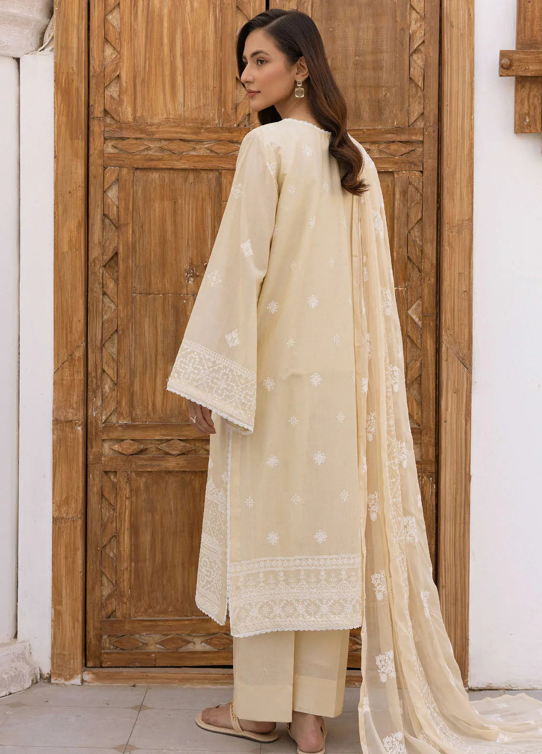 Riaz Arts Embroidered Lawn Suit Unstitched 3 Piece RA25ML D-03 - Summer Collection