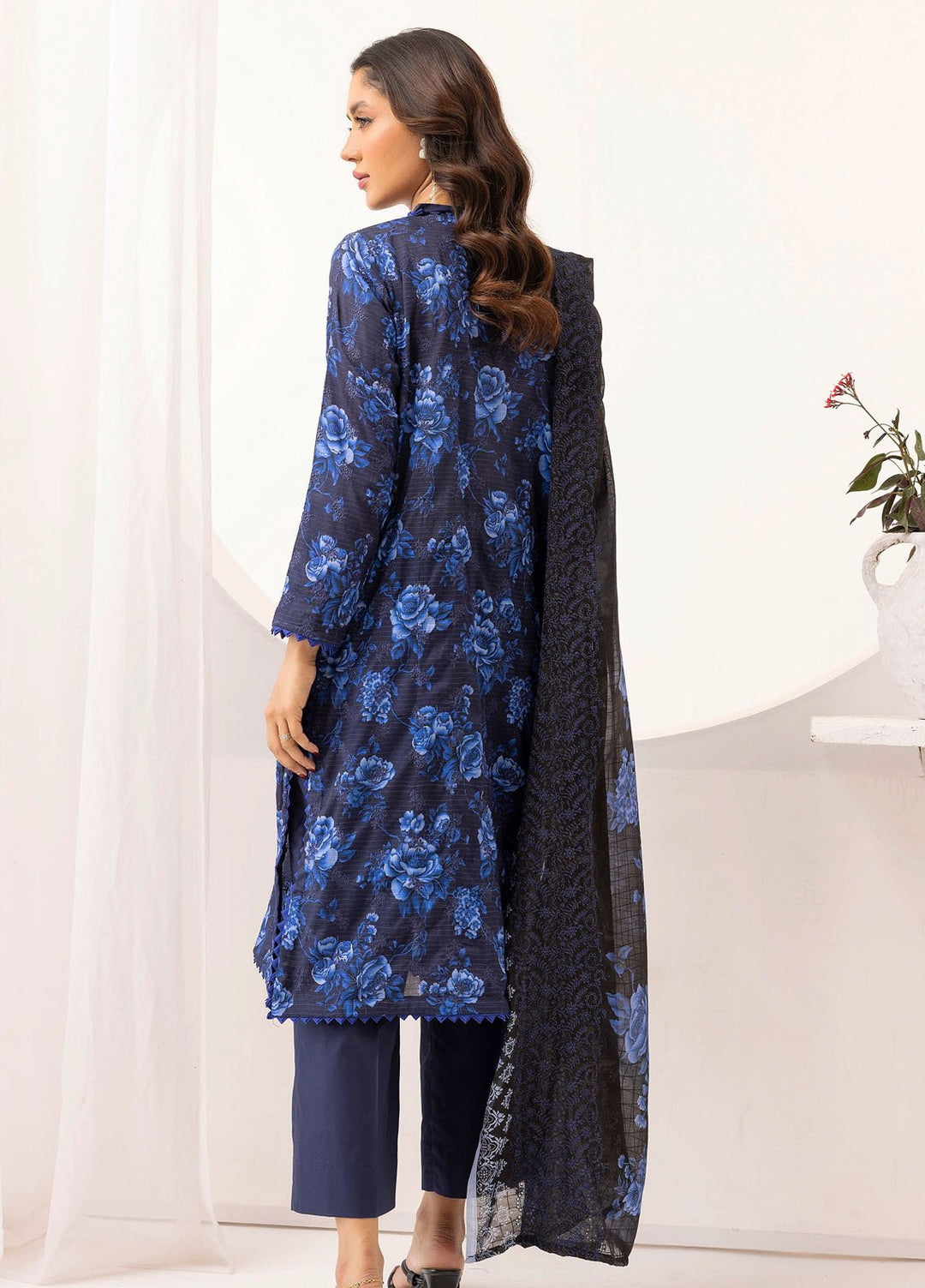 Riaz Arts Embroidered Lawn Suits Unstitched 3 Piece RA25RL D-04 - Summer Collection