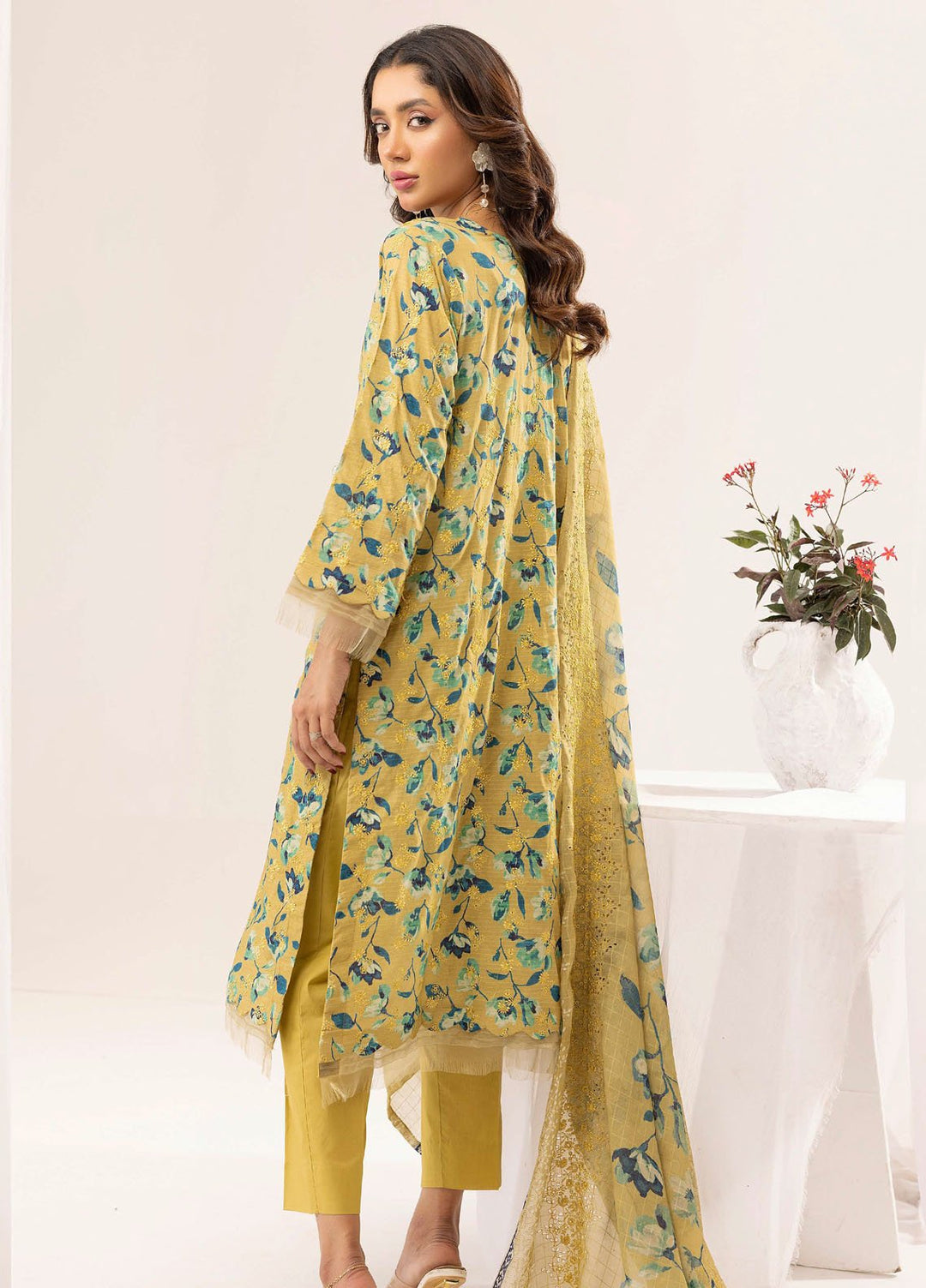 Riaz Arts Embroidered Lawn Suits Unstitched 3 Piece RA25RL D-05 - Summer Collection