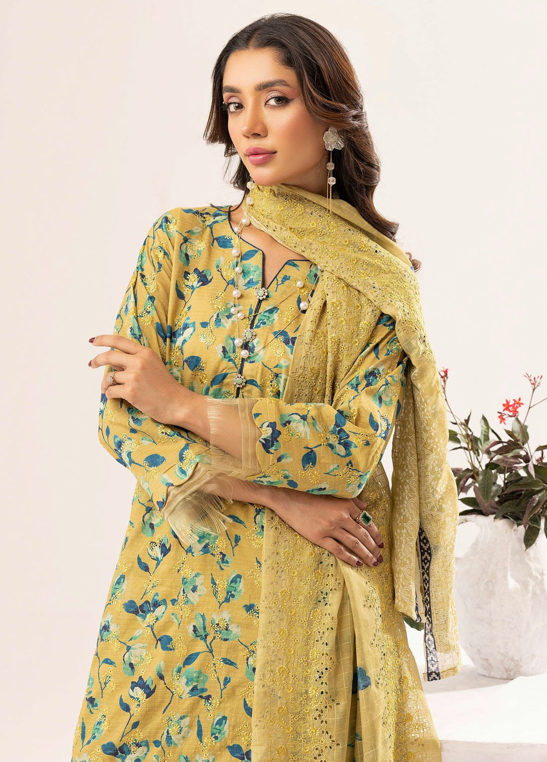 Riaz Arts Embroidered Lawn Suits Unstitched 3 Piece RA25RL D-05 - Summer Collection