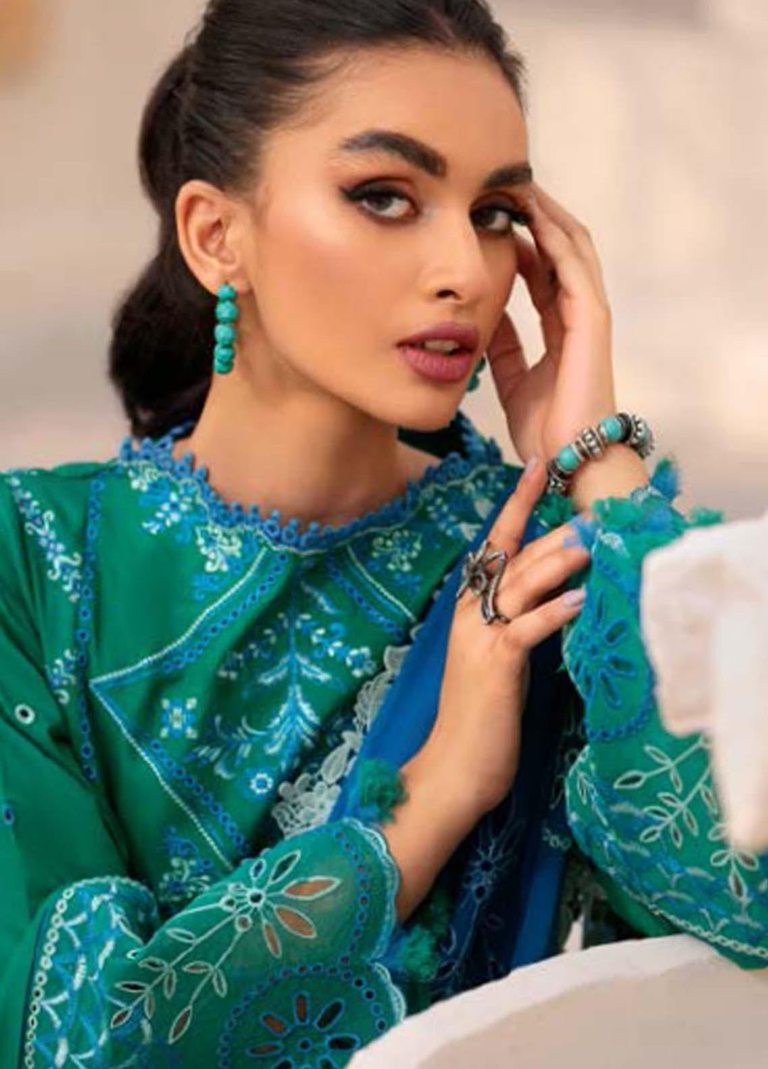 Roheenaz Embroidered Lawn Suits Unstitched 3 Piece RO22L-2 RNZ22S-05A - Summer Collection