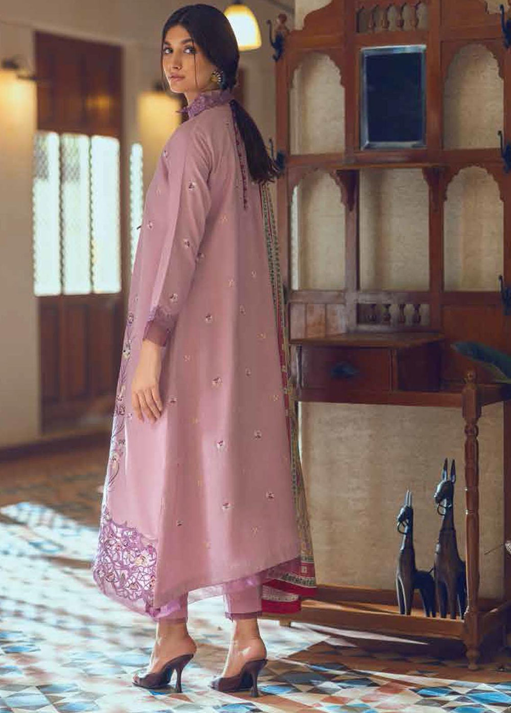 Roheenaz Embroidered Linen Suits Unstitched 3 Piece RO22FW RNZ-22-04-A - Luxury Collection
